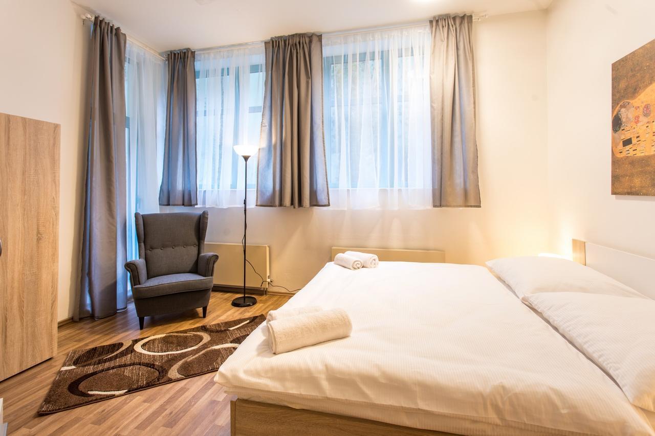 Terrace Hotel プラハ エクステリア 写真